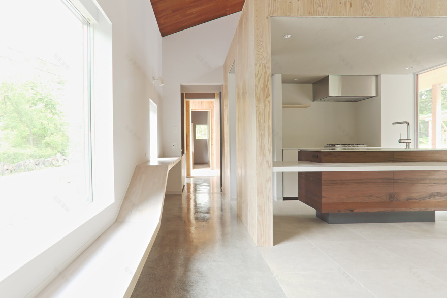 富士山上的折顶屋,日本 / Hiroki Tominaga – Atelier-12