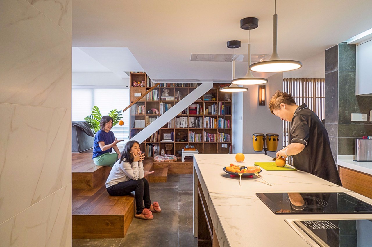 他在20楼挖池塘、造园子丨把家改成空中花园-37