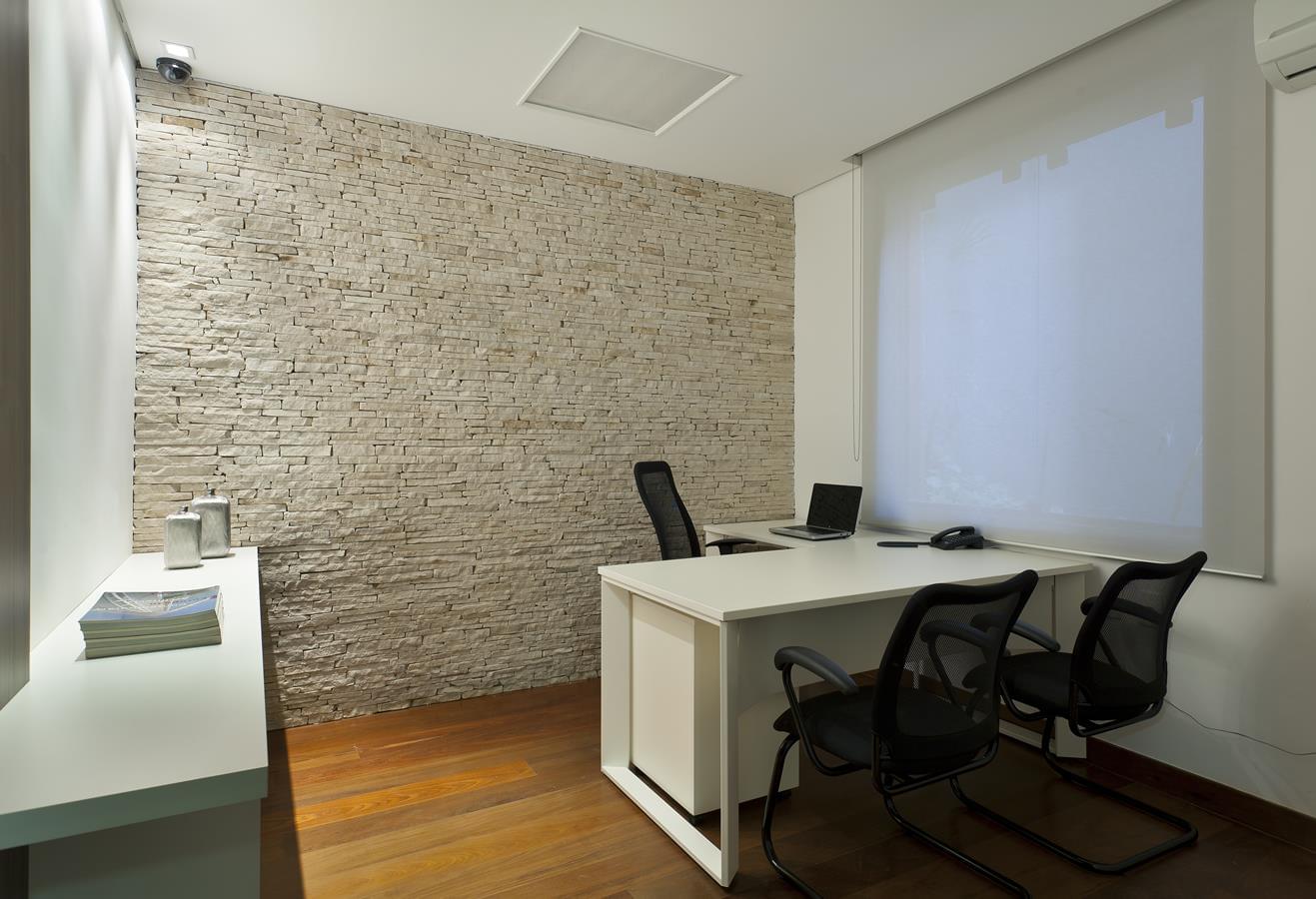 巴西律师事务所办公室翻新，融入垂直花园和环保设计-16