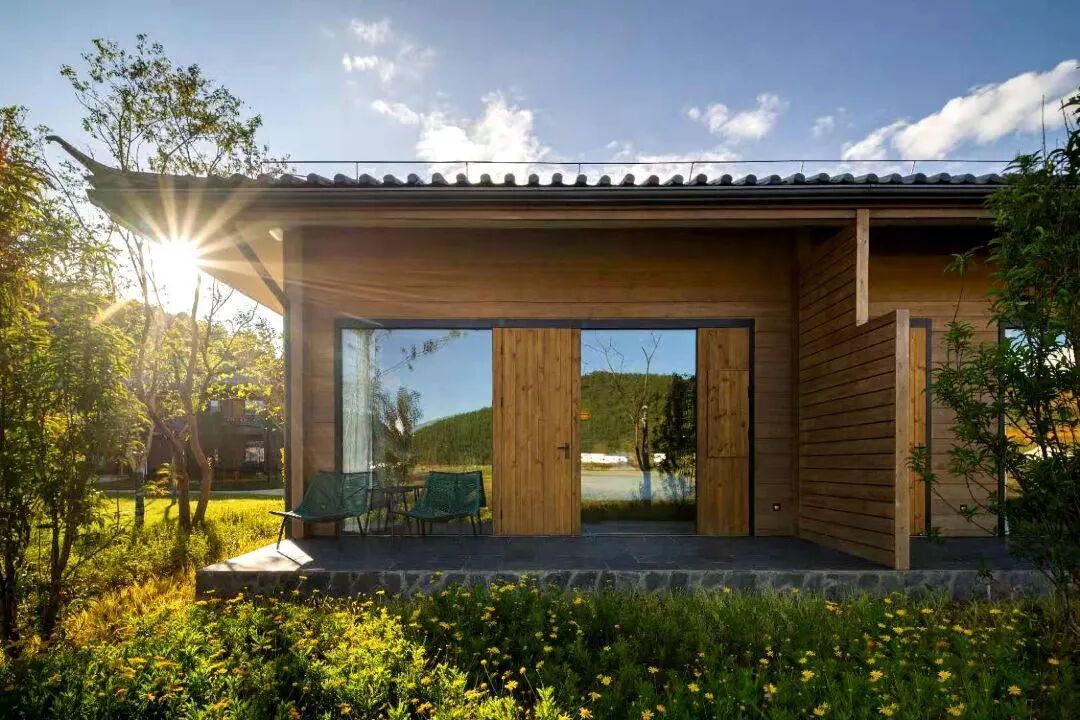 泸沽湖畔，藏在木构里的摩梭诗意-18