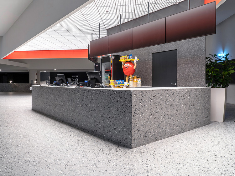 创新陶瓷表面让意大利影院健康回归-9