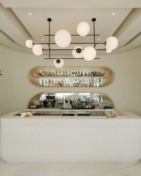 邦萨拉湾潮汐；邦萨拉潮（因为不太清楚原文具体语境中Tide和Bangsaray确切所指，通常Tide是潮汐，Bangsaray常指邦萨拉 ，这里给出相对可能的一种翻译） 丨泰国