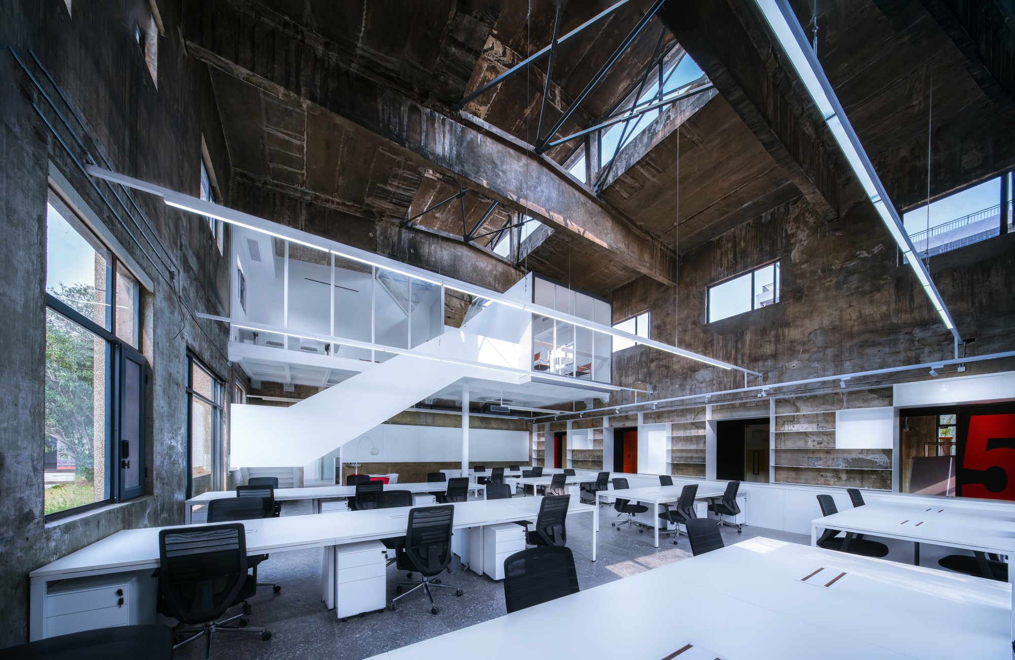 武汉梁友红坊艺术社区 UAO 办公室设计 | 旧厂房的现代新生-5