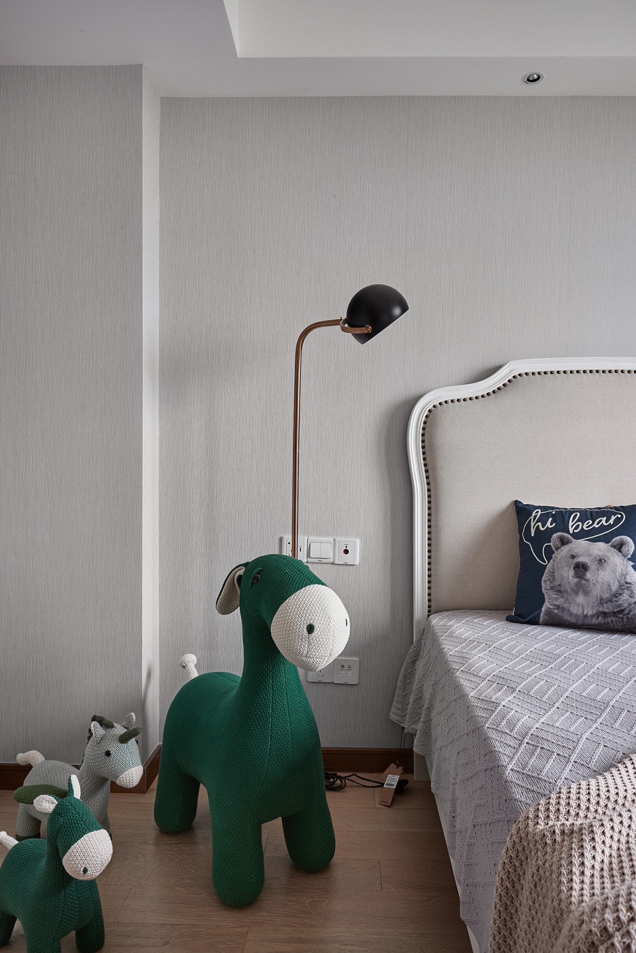 法式浪漫邂逅原木极简——探秘媒体女与 IT 男的和谐家居设计-18