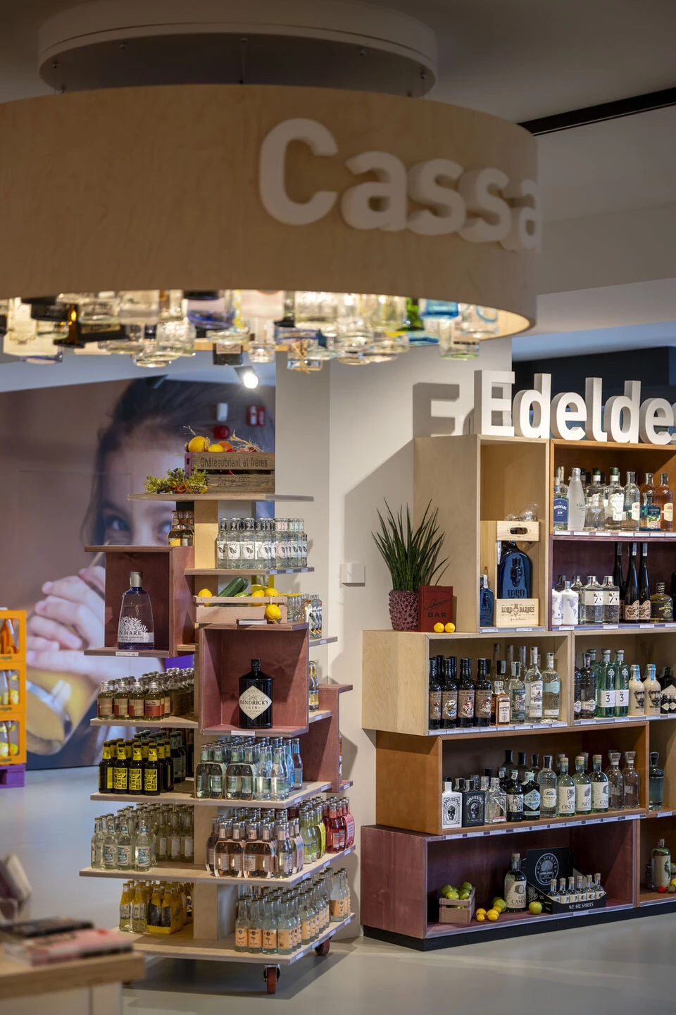 饮料市场竖琴丨monovolume architecture + design-11