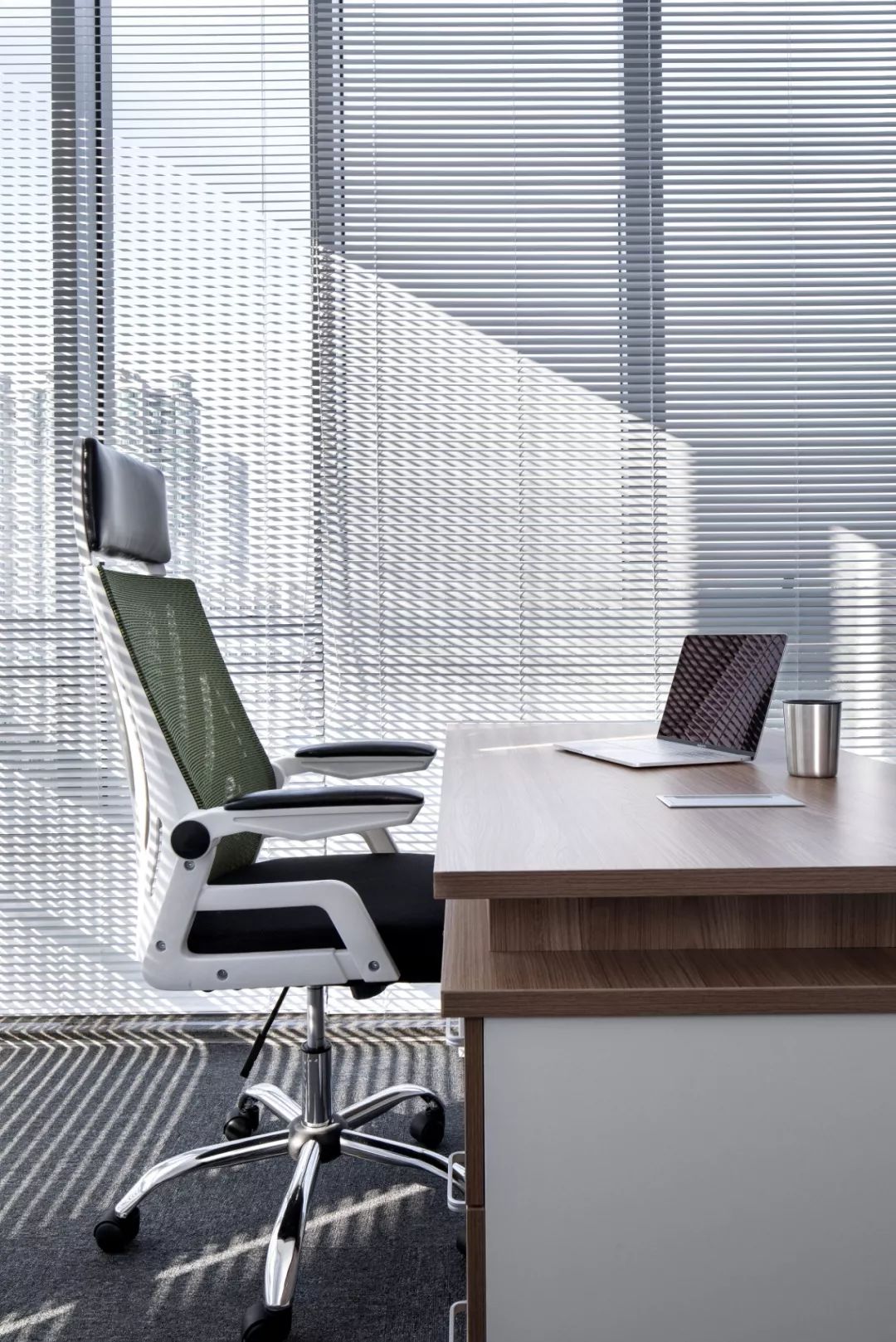 《白日梦》——现代科技风格的脑开发机构设计-52