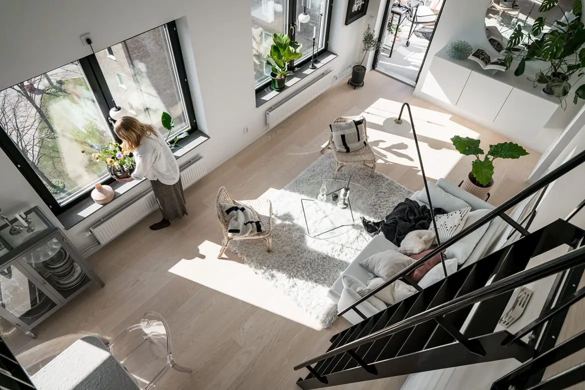 现代公寓挑高设计,充分利用空间打造梦想居所-2