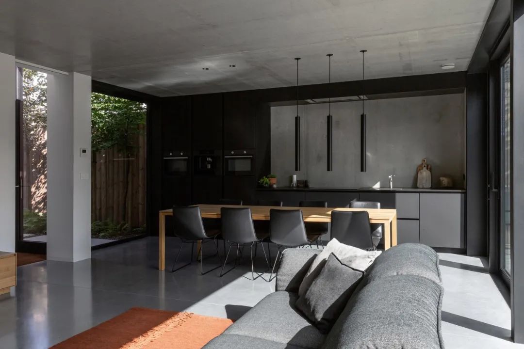 比利时混凝土住宅，温暖现代的可持续发展之家-36