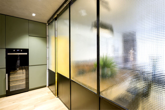 单身公寓的轻工业美学  Bogdan Ciocodeica-5