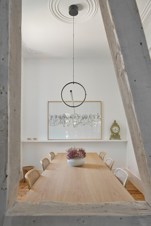 葡萄牙里斯本现代简约家庭公寓设计丨CFarquitetos-22