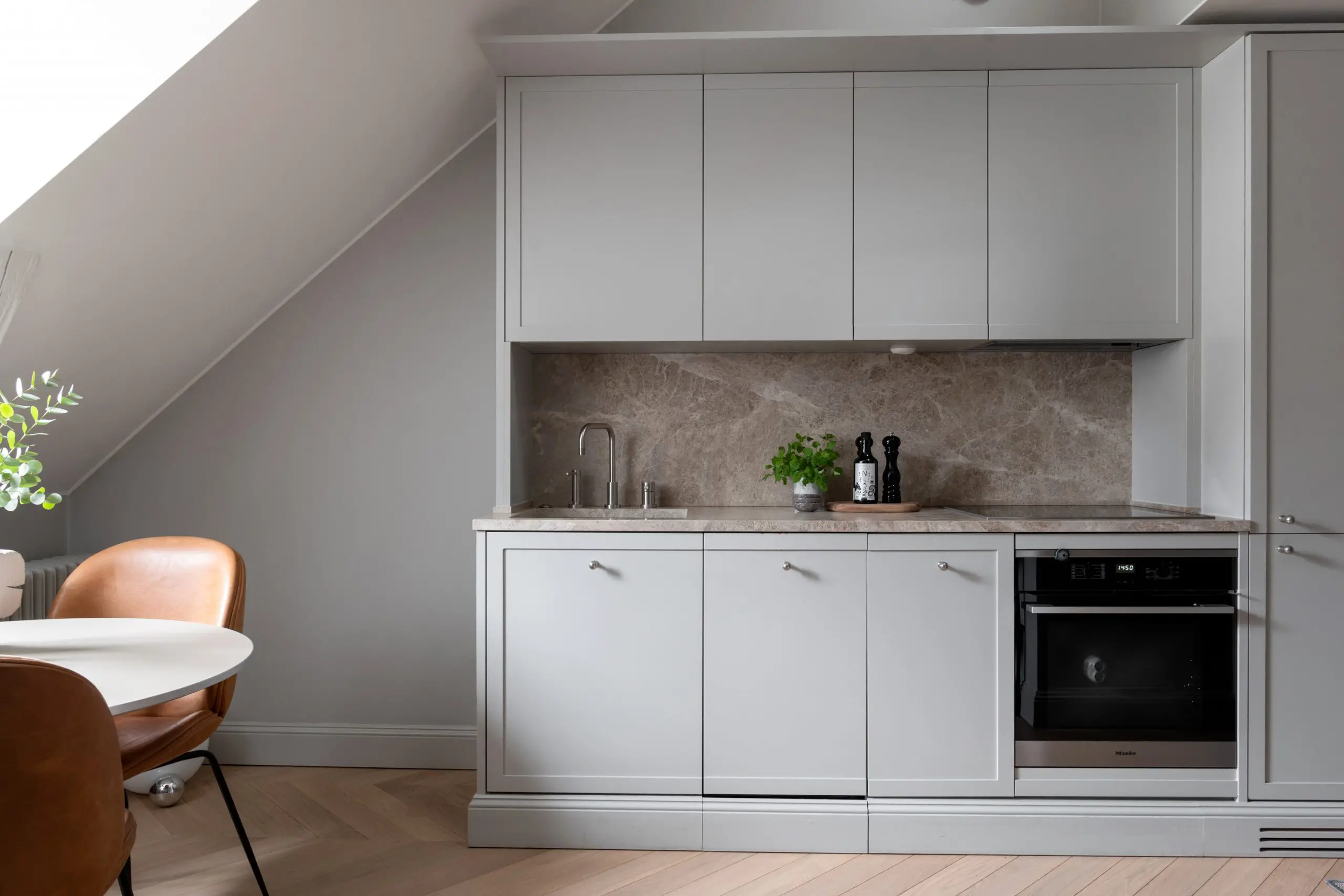 瑞典 35m2 一室公寓,极致设计展现空间魅力-4