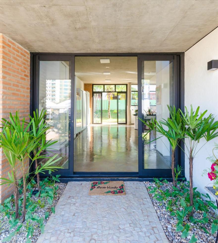 Clube de Mães · 简约现代的环保艺术建筑-9