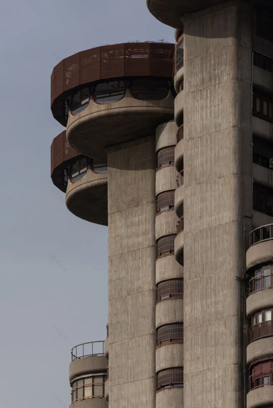 Torres Blancas 有机公寓楼丨西班牙马德里丨Francisco Javier Sáenz de Oiza-0