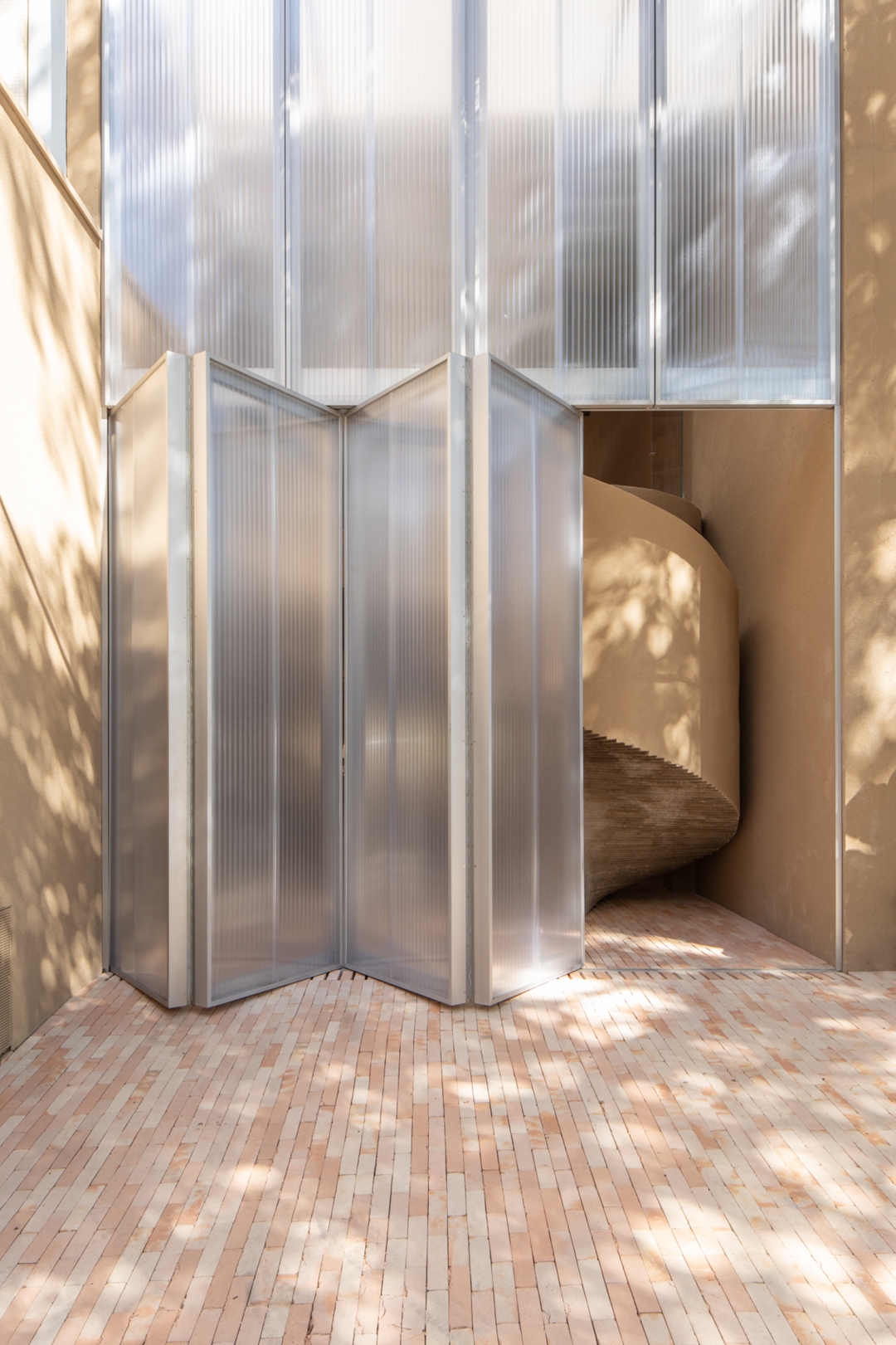 巴西先锋，粗野的极简丨Mariana Schmidt-77