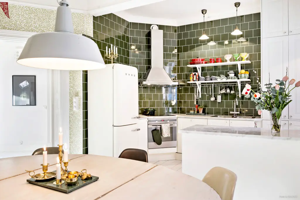 瑞典复古风公寓 | 色彩与历史的完美融合-6