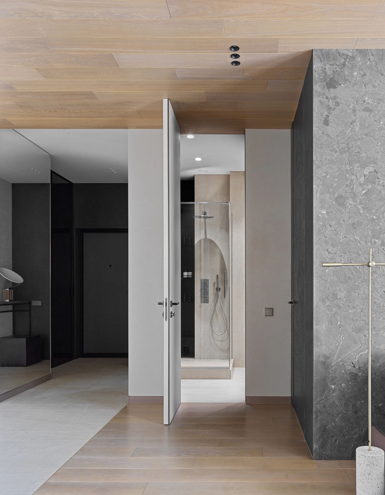 高级灰与木饰面的男性气质公寓丨Yana Demidovich-13