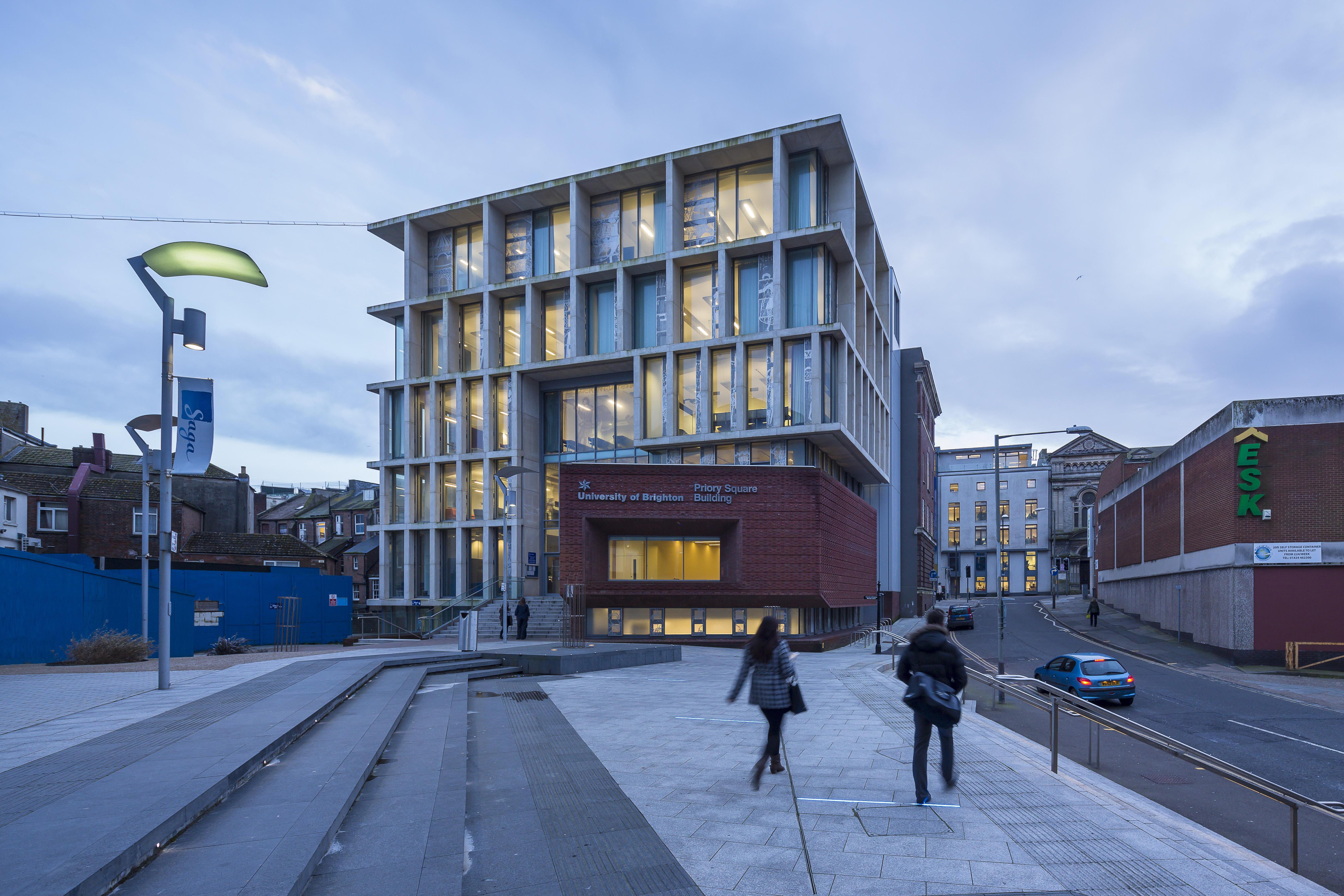 英国哈士汀大学中心 UCH2 建筑,现代与传统融合的教育新地标-10