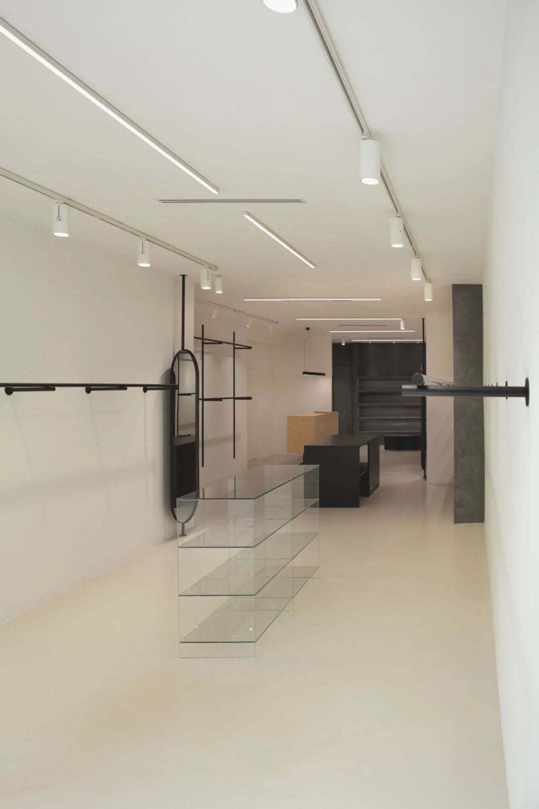 极简黑白,打造意式时尚空间-7