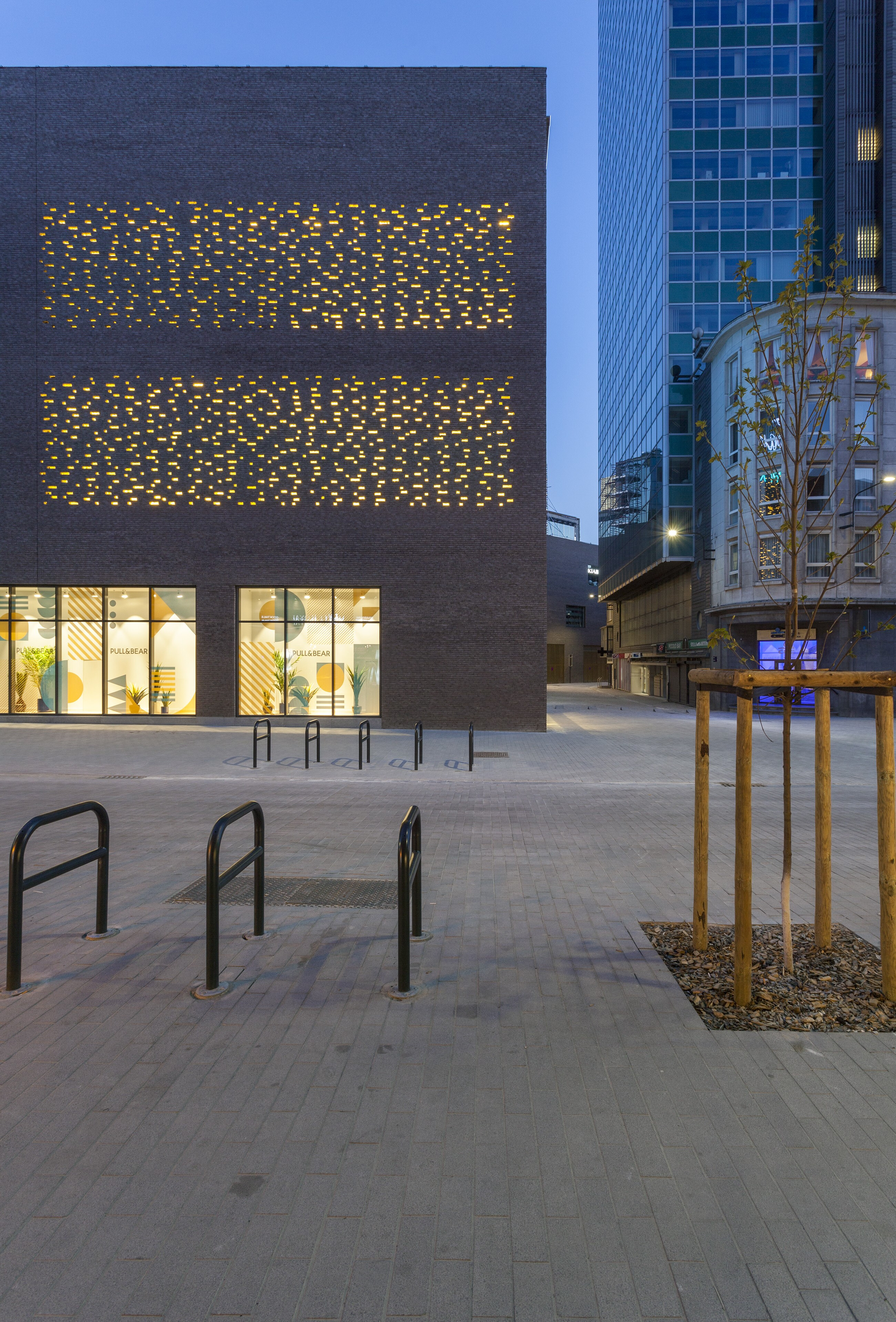 Charleroi Rive Gauche 购物中心-21