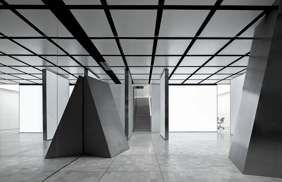 无限空间 · LOVIVO gallery 概念展厅设计丨中国沈阳丨白菜设计-16