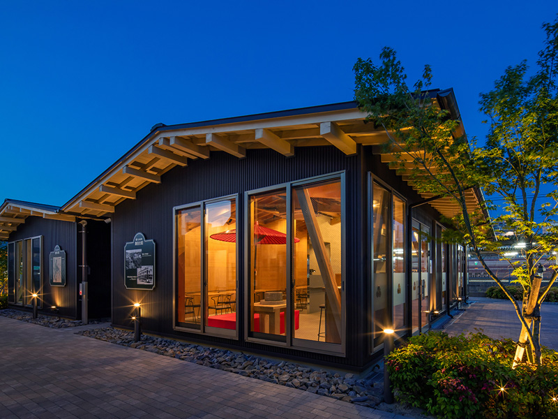 和モダンカフェ【Sun on Tow】の店舗デザイン-10