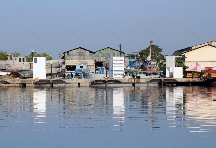 海洋之城的白色三棱镜-34