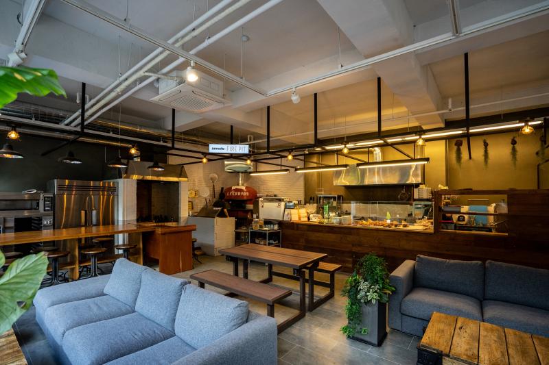 现代简约 40 平米咖啡厅室内设计案例-5