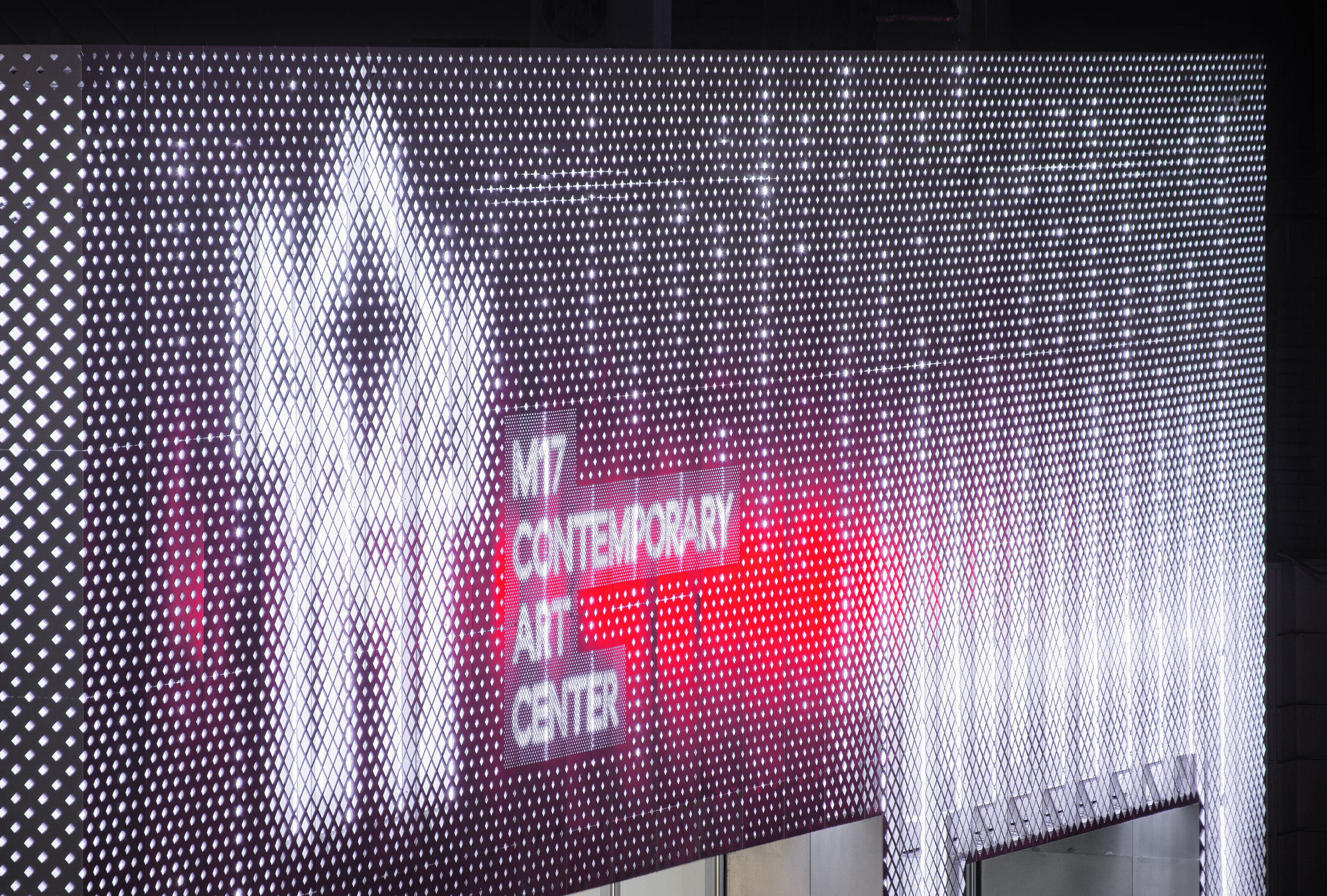 乌克兰 M17 当代艺术中心,现代设计与传统元素的完美融合-28