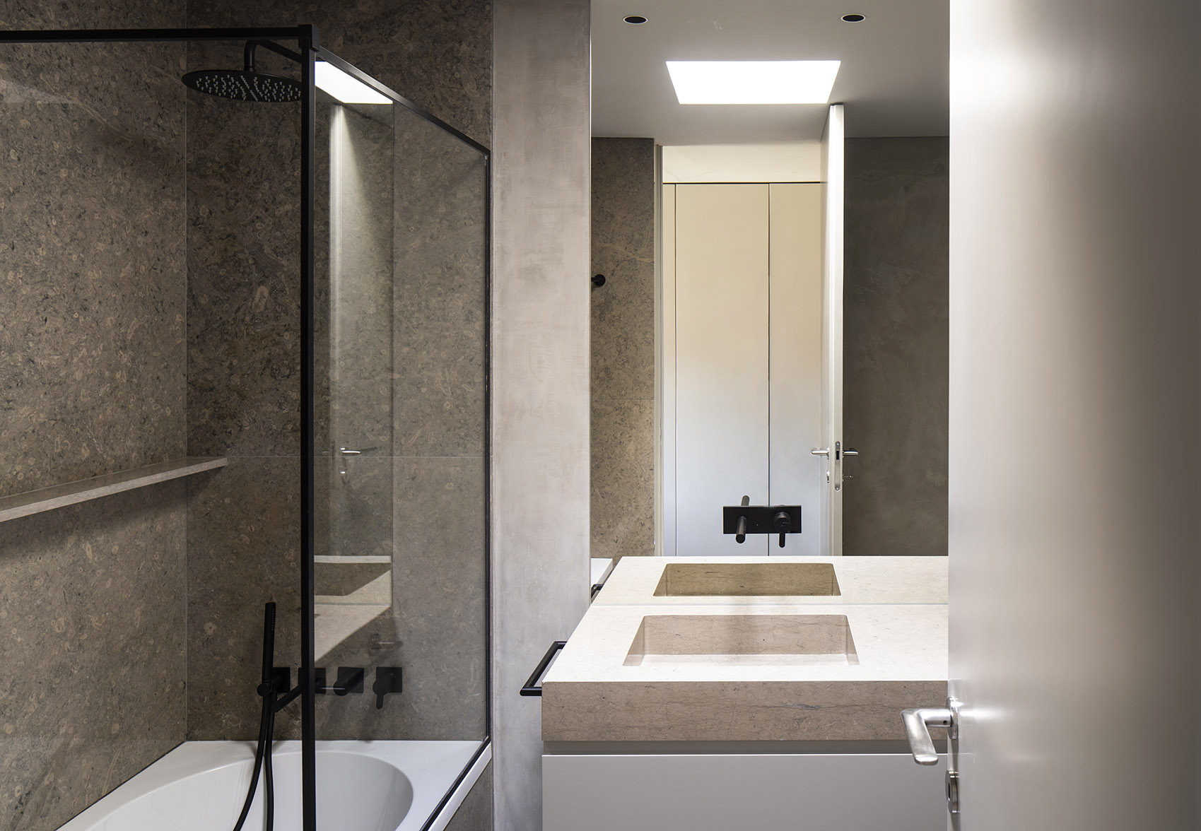 House in Vila Real / AZO. Sequeira Arquitectos Associados-29