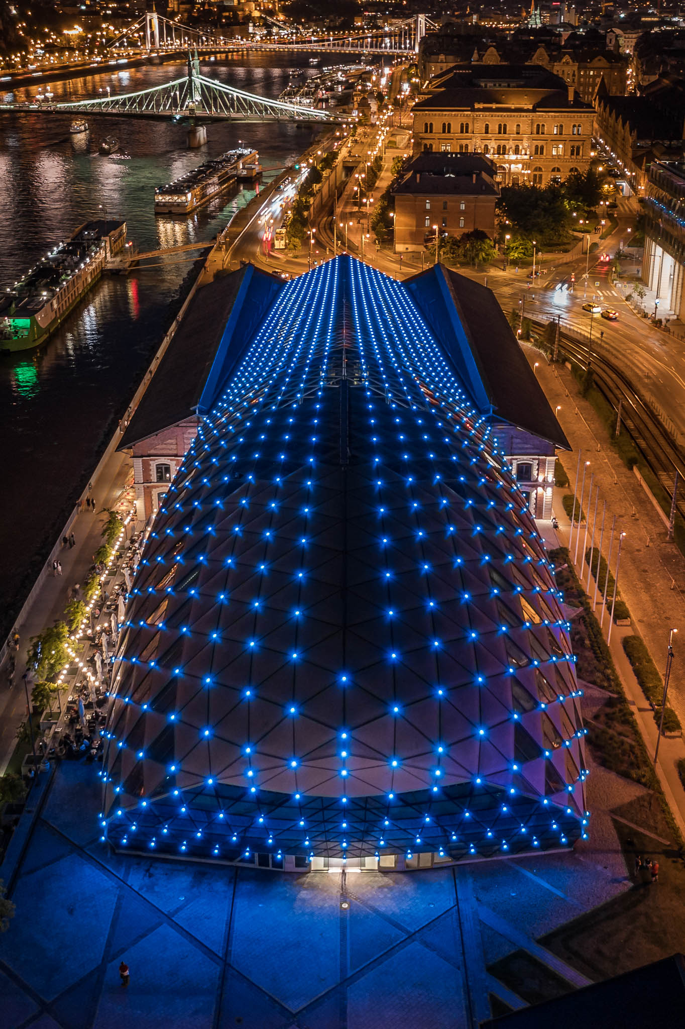 The Whale 建筑灯光设计丨匈牙利布达佩斯丨Tamas Dragon-12