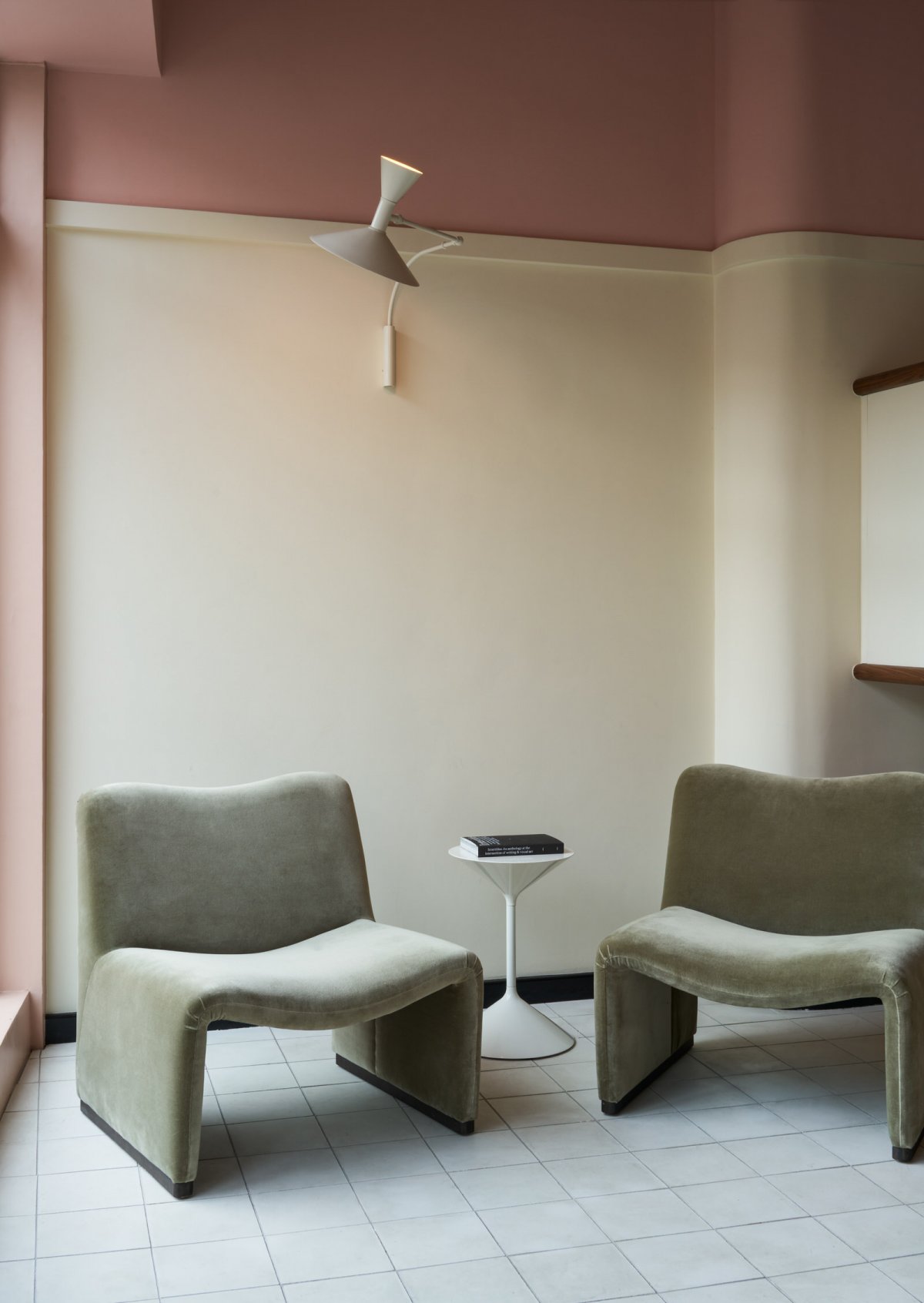 伦敦油漆店 Lick 的简约现代主义内部空间设计丨英国伦敦丨Oskar Kohnen Studio-13