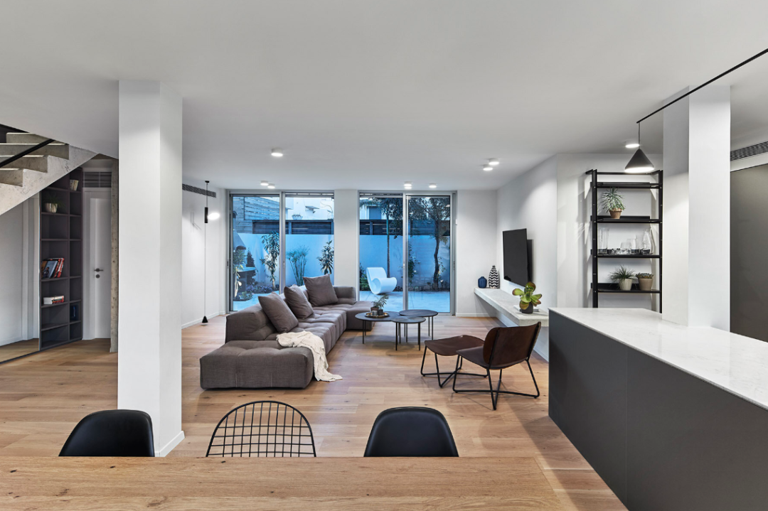 以色列简约住宅的宽敞魅力-9