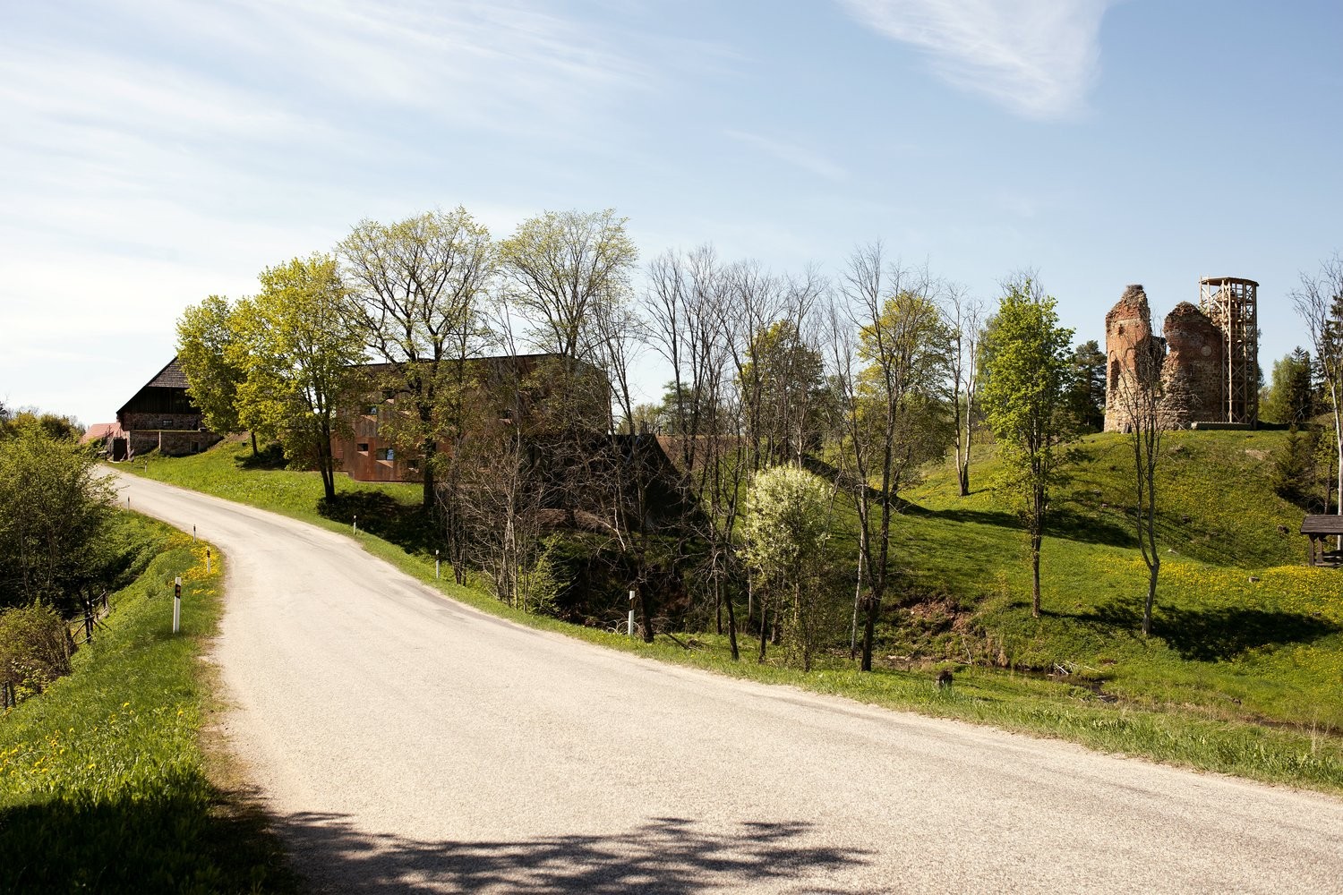 爱沙尼亚古堡中的现代朝圣者之家-12