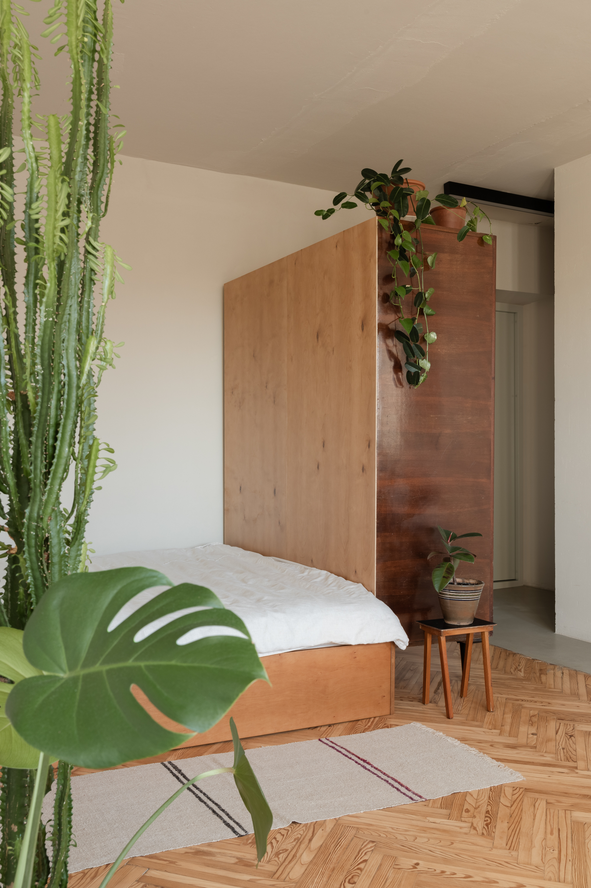 若ZOZULKA为特定人名、地名或品牌名等专有名词，通常可直接音译为佐祖尔卡  丨乌克兰利沃夫丨Iryna Bilohan-31