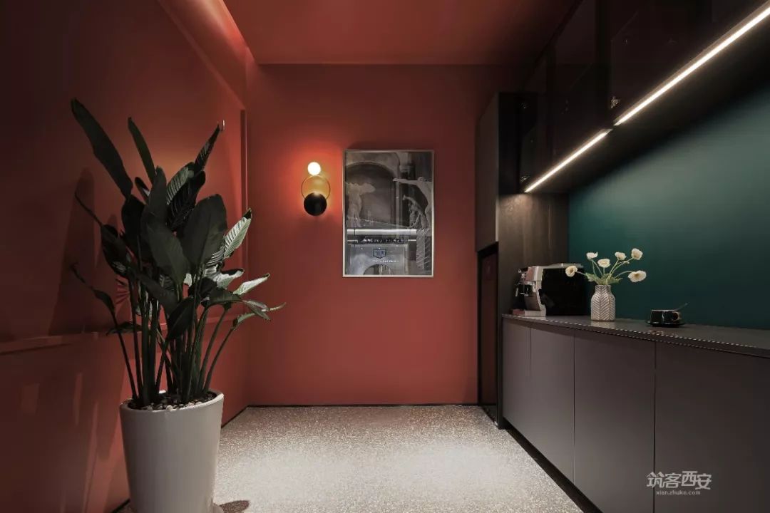 阳光灰蓝的空间 | 张语炜的新作，五彩斑斓的生活气息-36