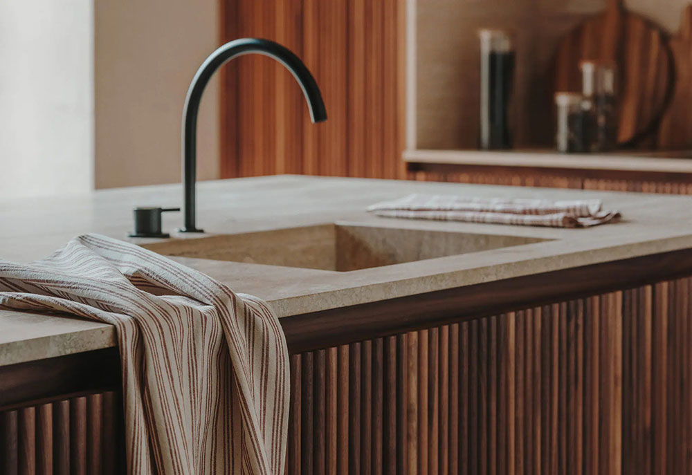 西班牙别墅的温馨秋季室内设计-6