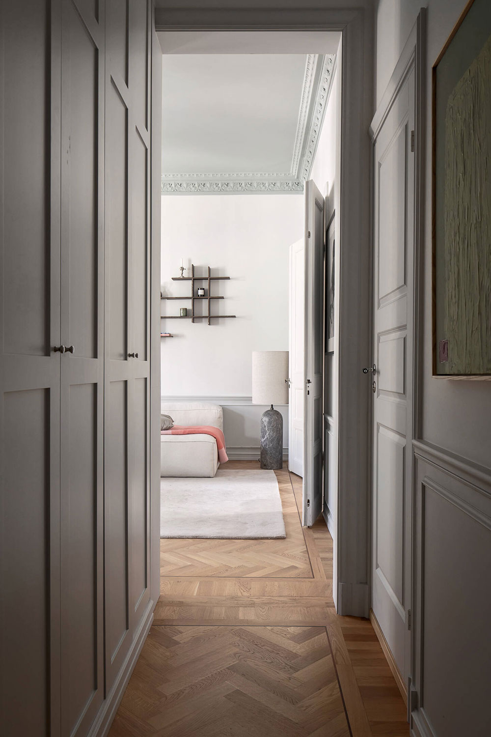 摩登斯堪的纳维亚公寓 | 彩色天花板的惊艳设计-20