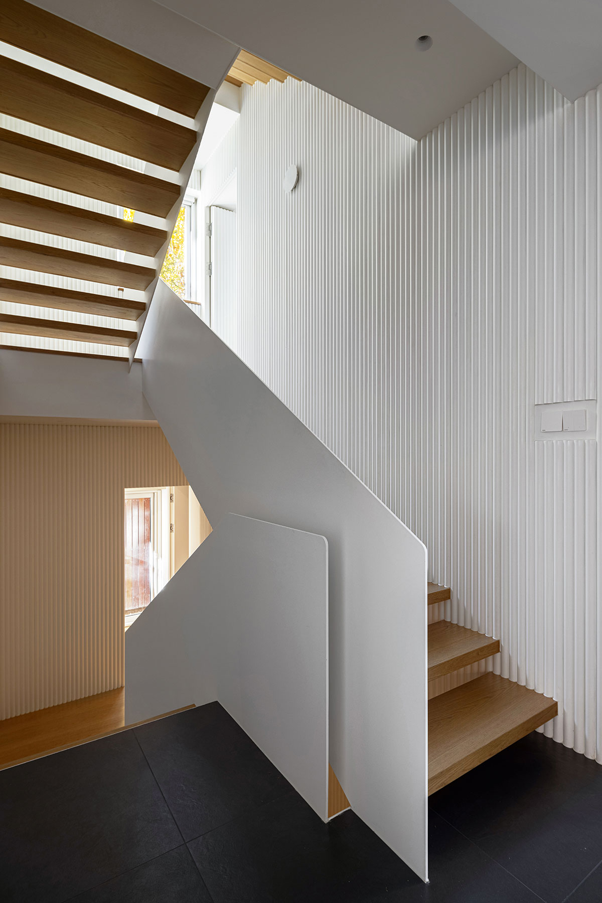 Classic Meets Modern: House Renovation / KiKi ARCHi | ArchEyes-35