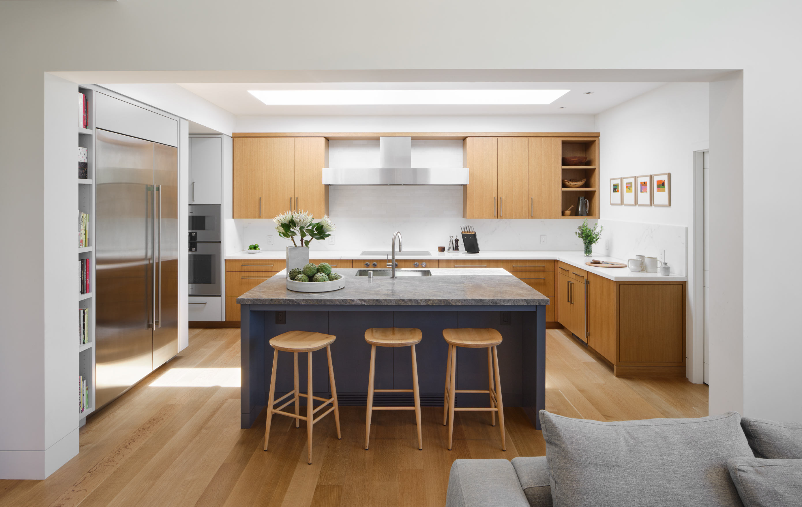 法院大楼；市政厅（部分地区用法），结合常见表达，这里最合适的单一翻译为**法院大楼** 丨美国加利福尼亚-5