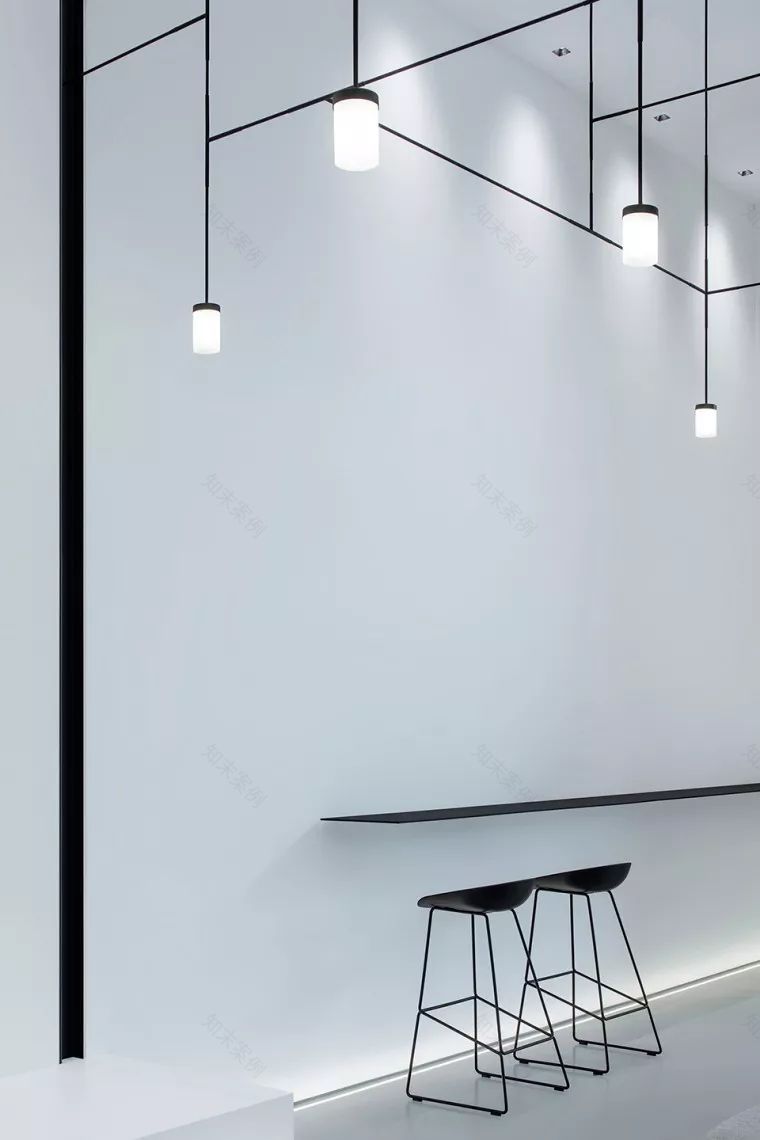 福州时间甜品店 | 极简黑白空间,美食与自然的和谐共处-19