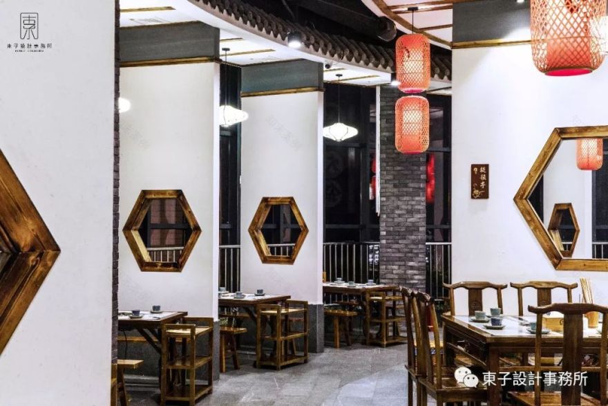 徽派水文化融入老火锅空间,打造独特用餐体验-24