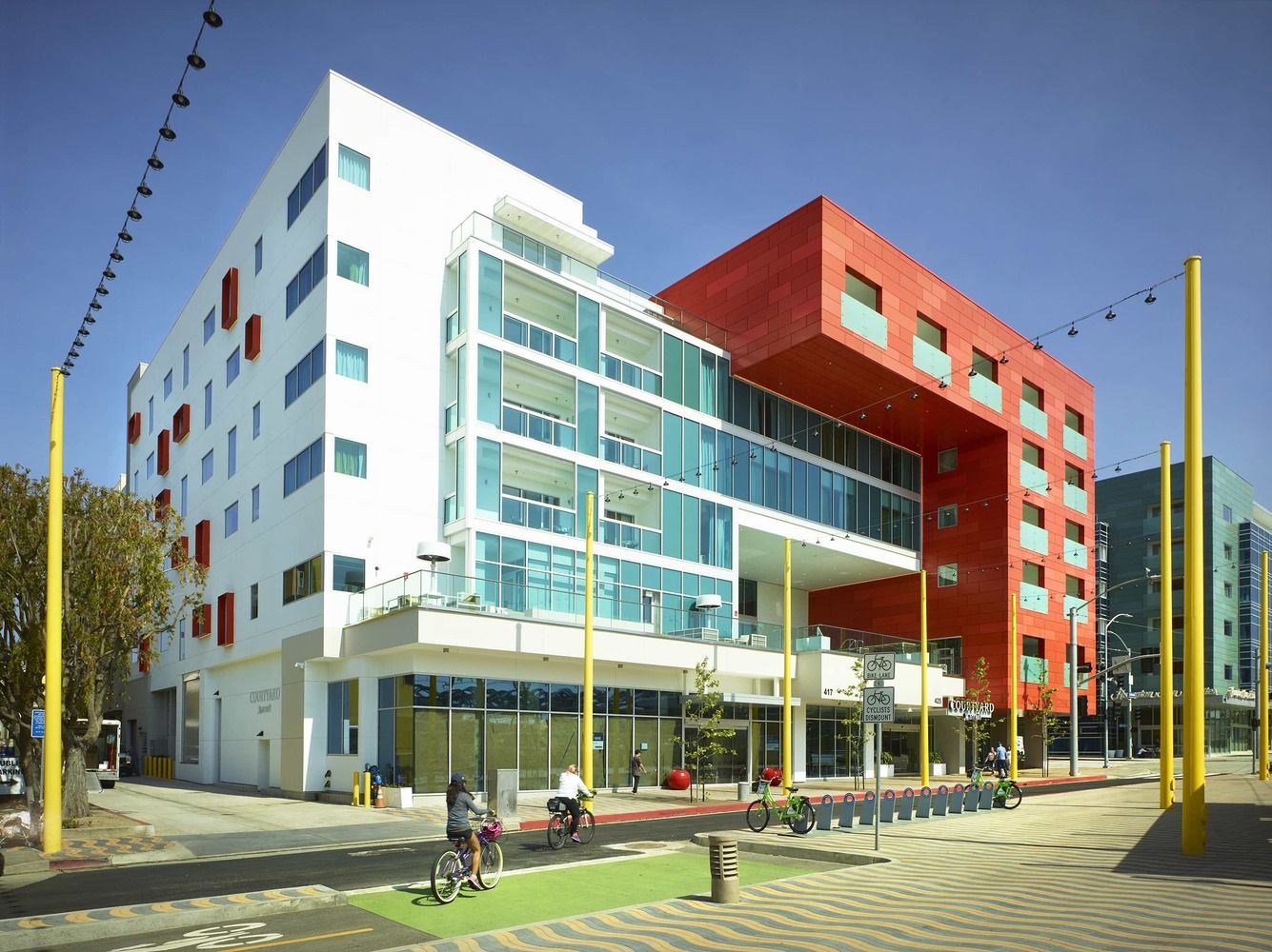 海滨城市酒店设计 | 圣塔莫尼卡市中心的两家酒店-1