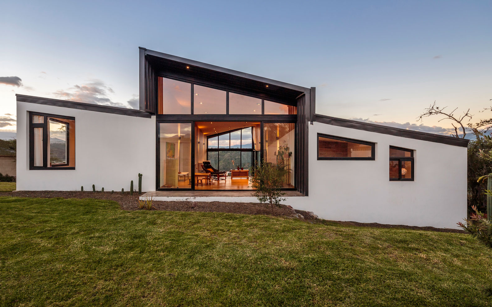 厄瓜多尔 Chiché河畔的现代绿意住宅-43