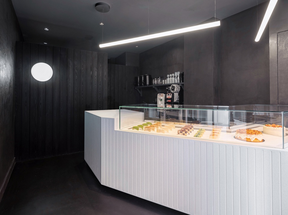 伦敦 Kova 甜品店,精致展示与环保材料的完美结合-8