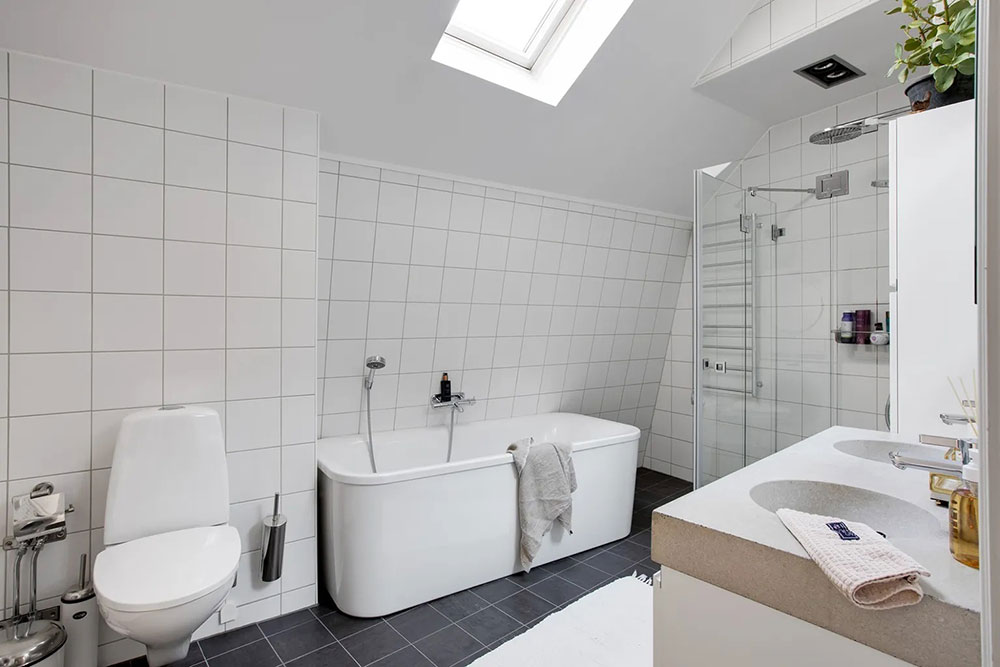 瑞典优雅公寓设计,浪漫倾斜屋顶与现代装饰的完美融合-22