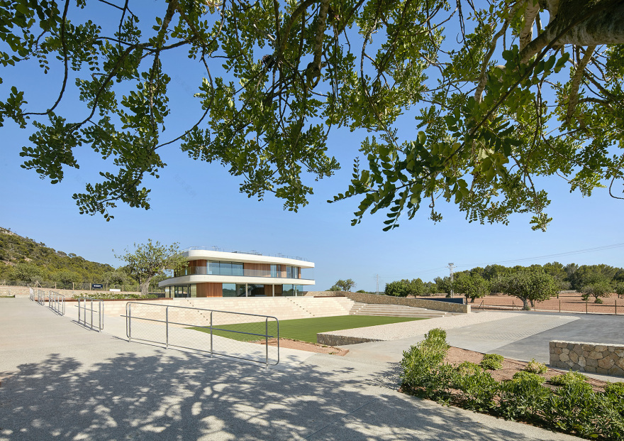 “网球梯田”,西班牙 / GRAS arquitectos-3