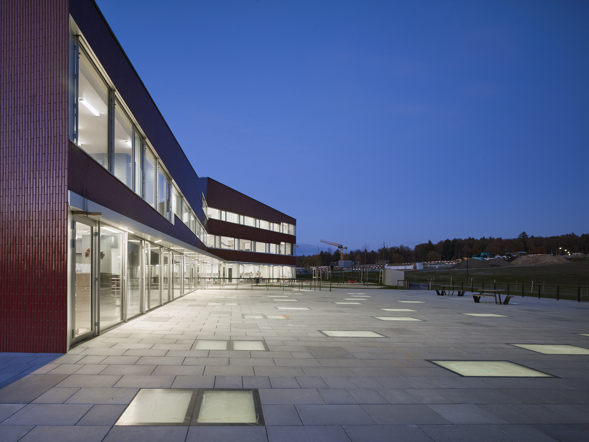 NiederwangenRied 学校和运动场丨瑞士丨BüningPfaue Kartmann Architekten-40