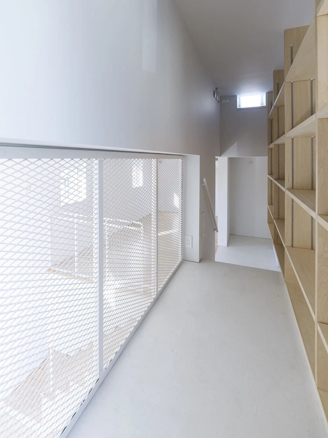 Sendai 山间“horizontal house”-17