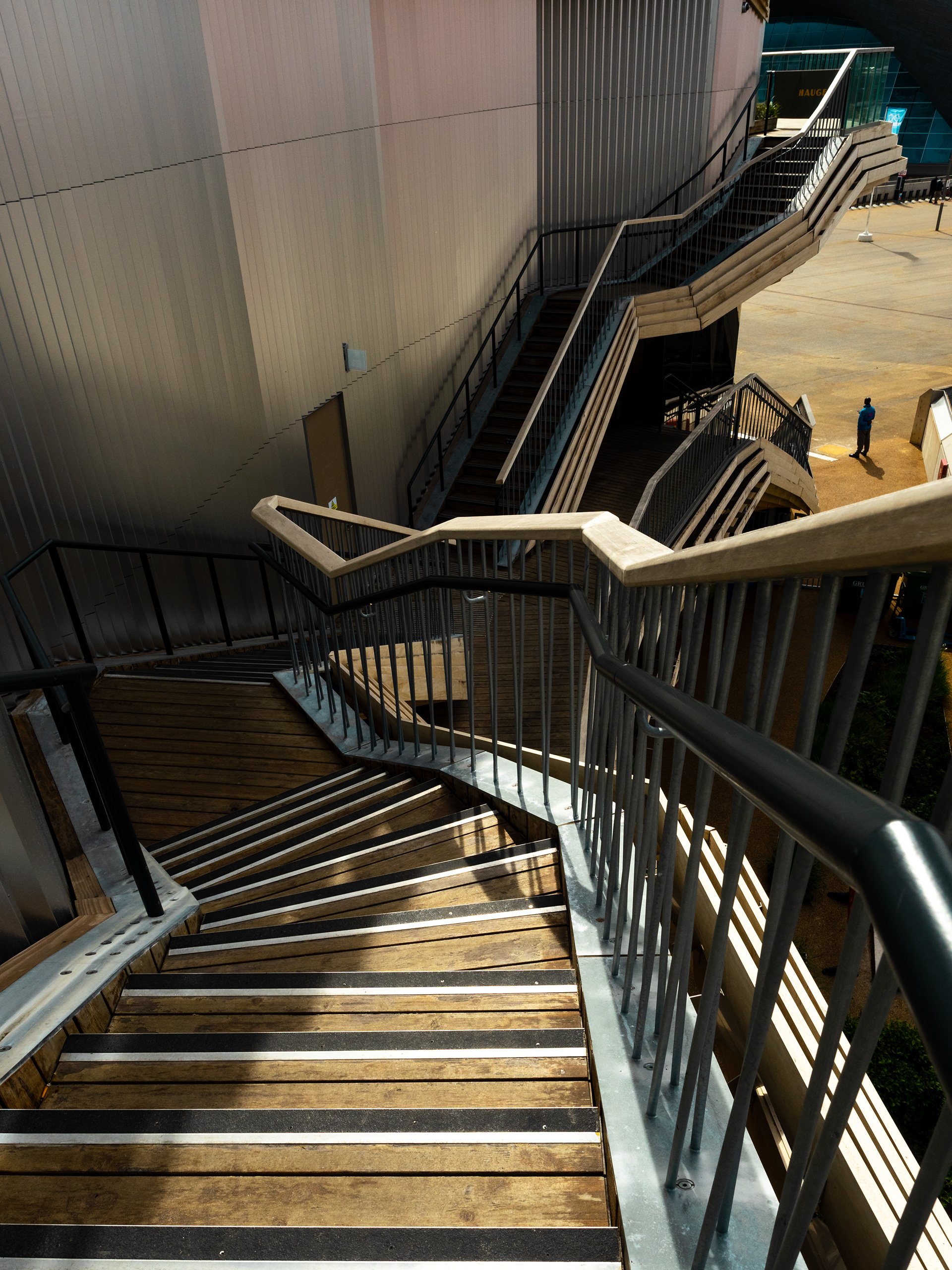 Embracing colour after a life in BNW-4