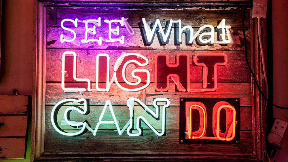 伦敦“上帝的垃圾场” | 霓虹灯的迷幻世界-19